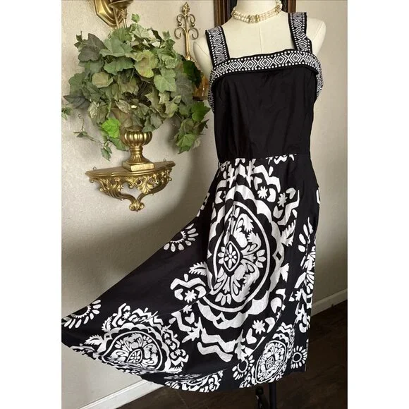 Women's Black & White Sun Dress | Resort Vacay Floral Medallion Print | … - Picture 10 of 16
